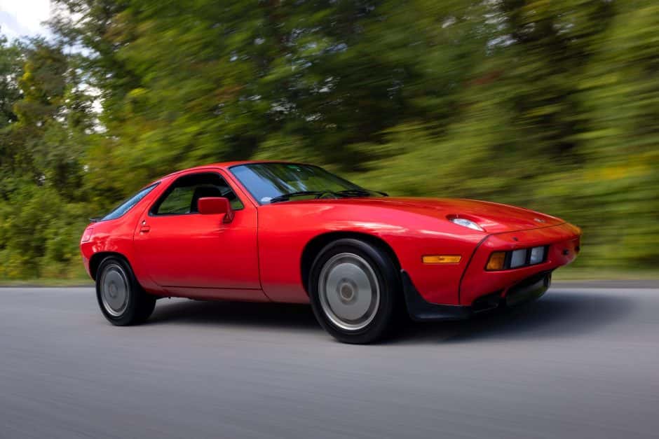 1984 Porsche 928 sold for $31,000