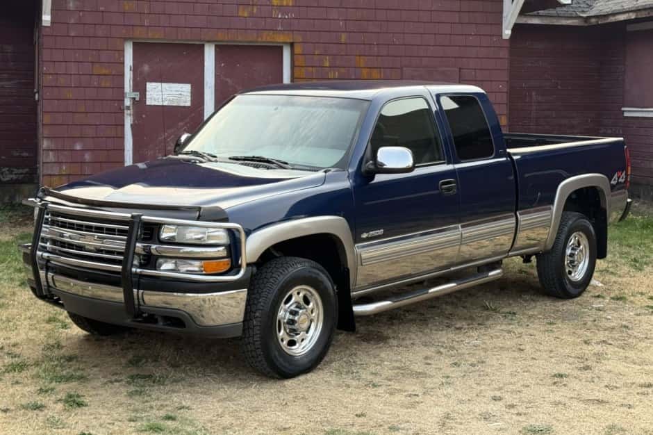 2000 Chevrolet Silverado GMT800 (1999-2007) sold for $20,250