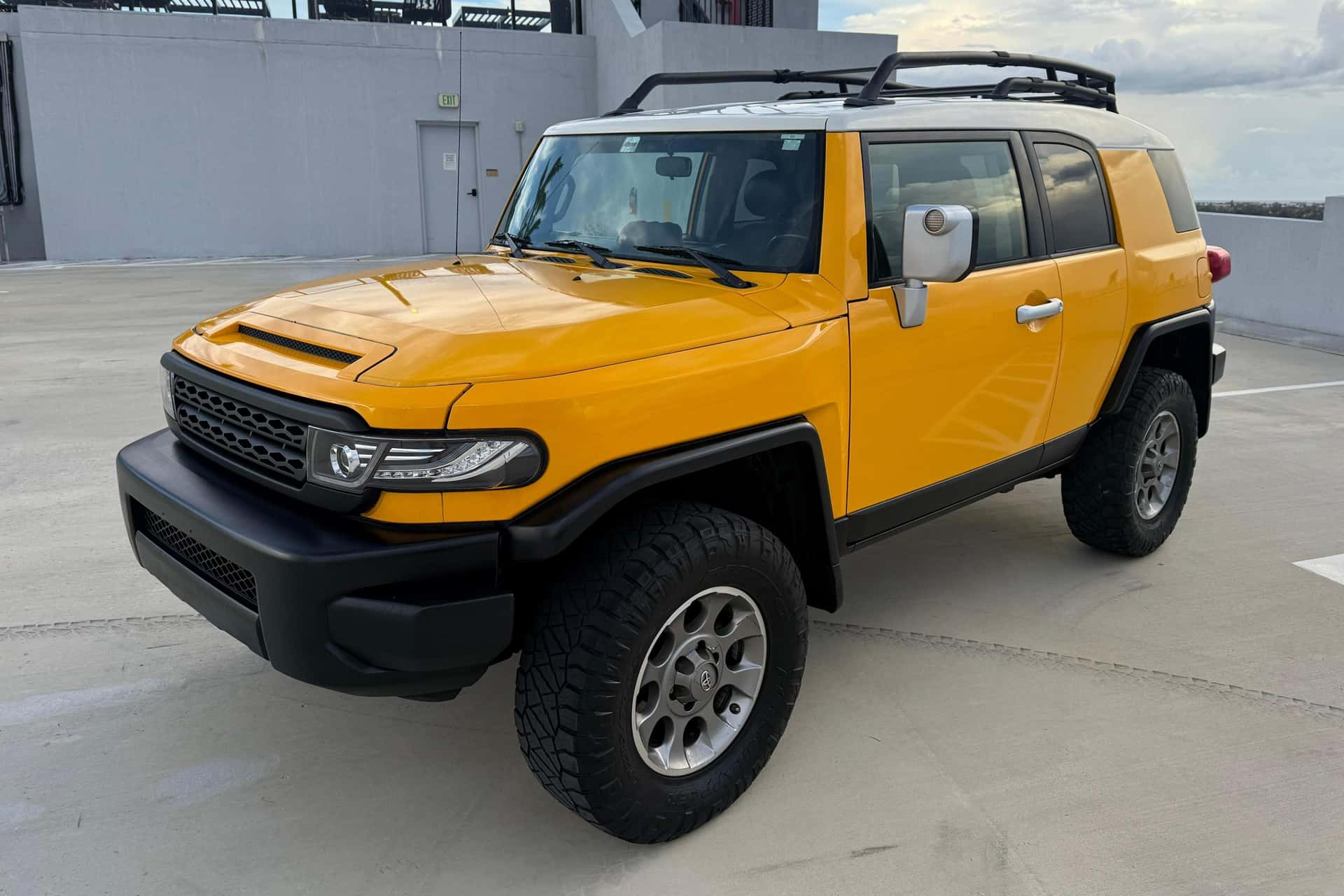 2007 Toyota FJ Cruiser sold for $9,000