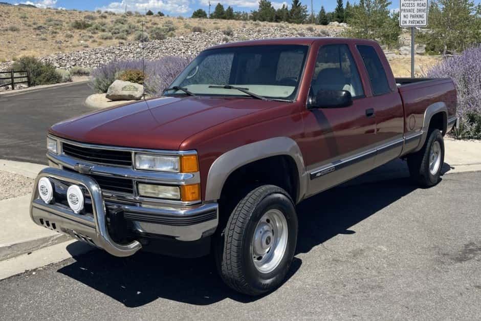 1998 Chevrolet C/K GMT400 (1988-2002) sold for $11,000