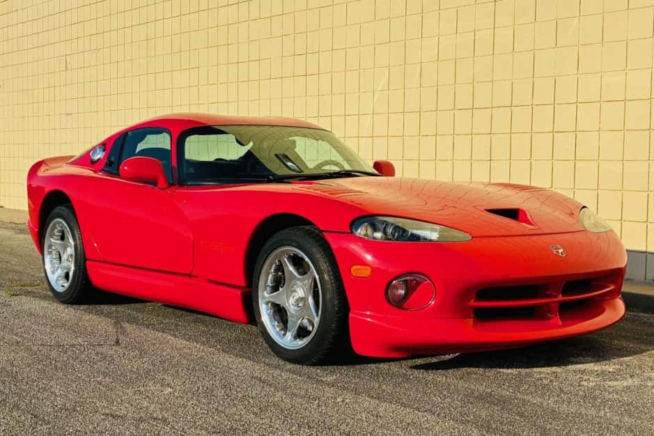 1997 Dodge Viper SR II (1996-2002) sold for $75,000