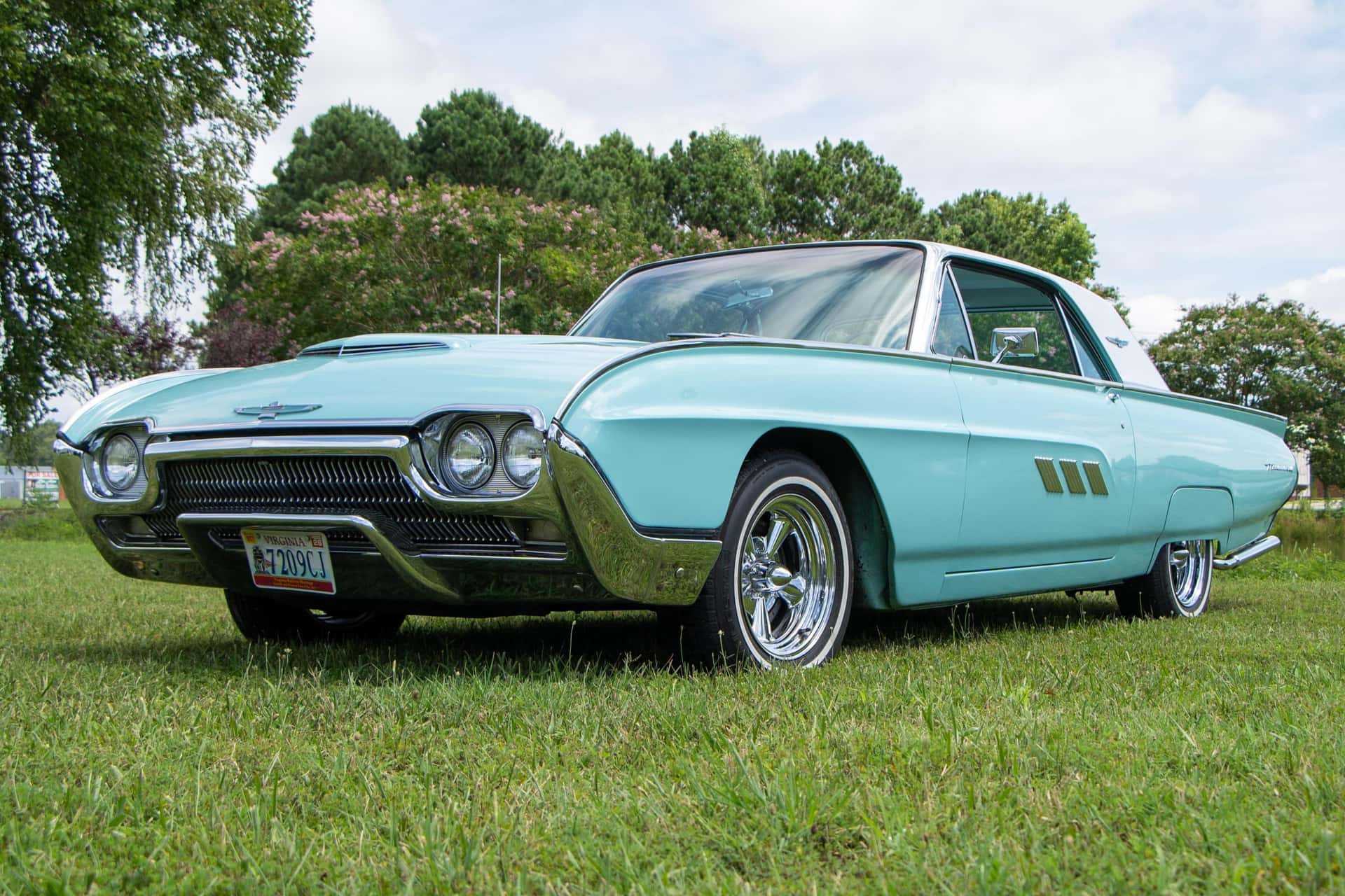 1963 Ford Thunderbird sold for $12,700