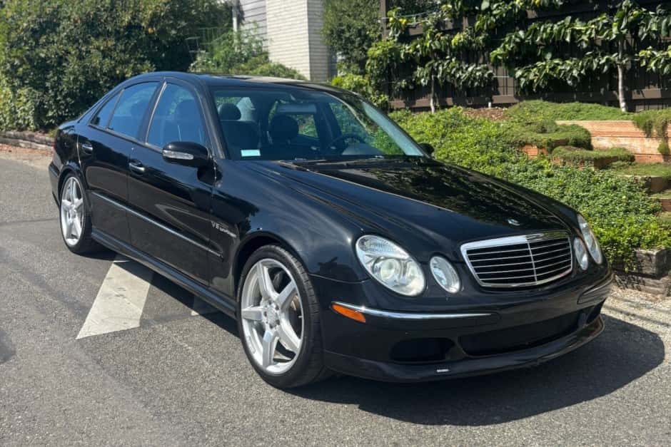 2003 Mercedes-Benz W211 E-Class sold for $14,000