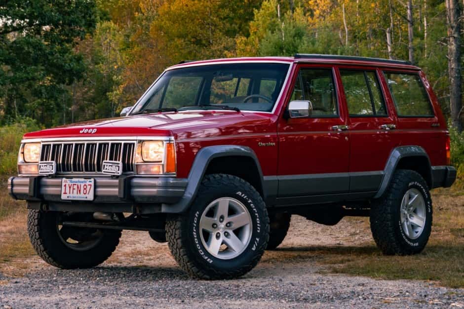 1992 Jeep XJ Cherokee sold for $14,750