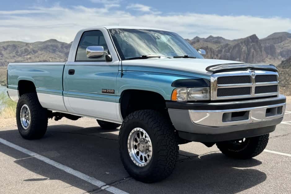 1996 Dodge Ram HD (1994-2002) sold for $16,350