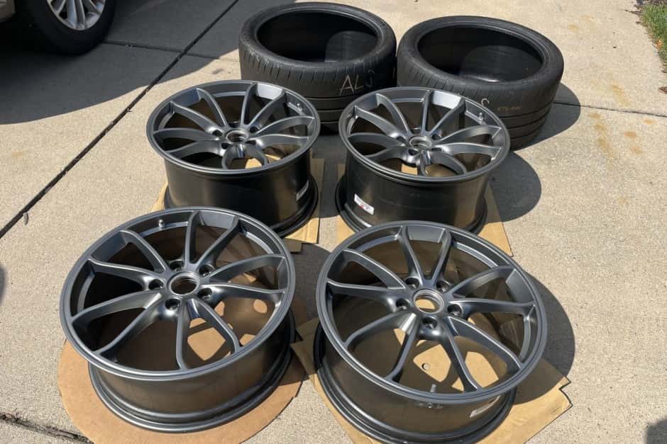 0 Porsche 981 Cayman sold for $3,070