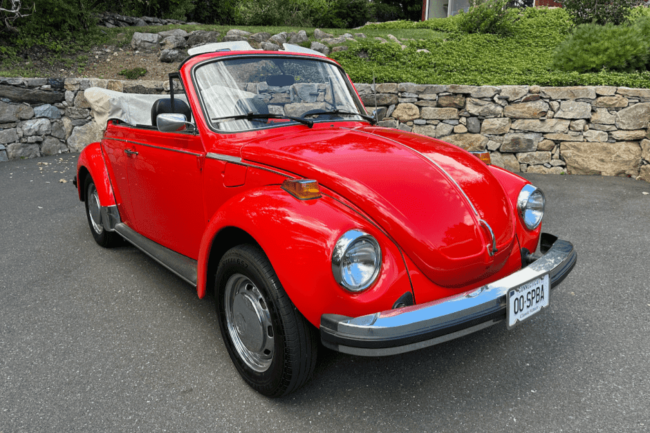 1979 Volkswagen Super Beetle sold for $14,000