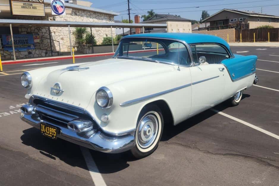 1954 Oldsmobile 88 sold for $15,260