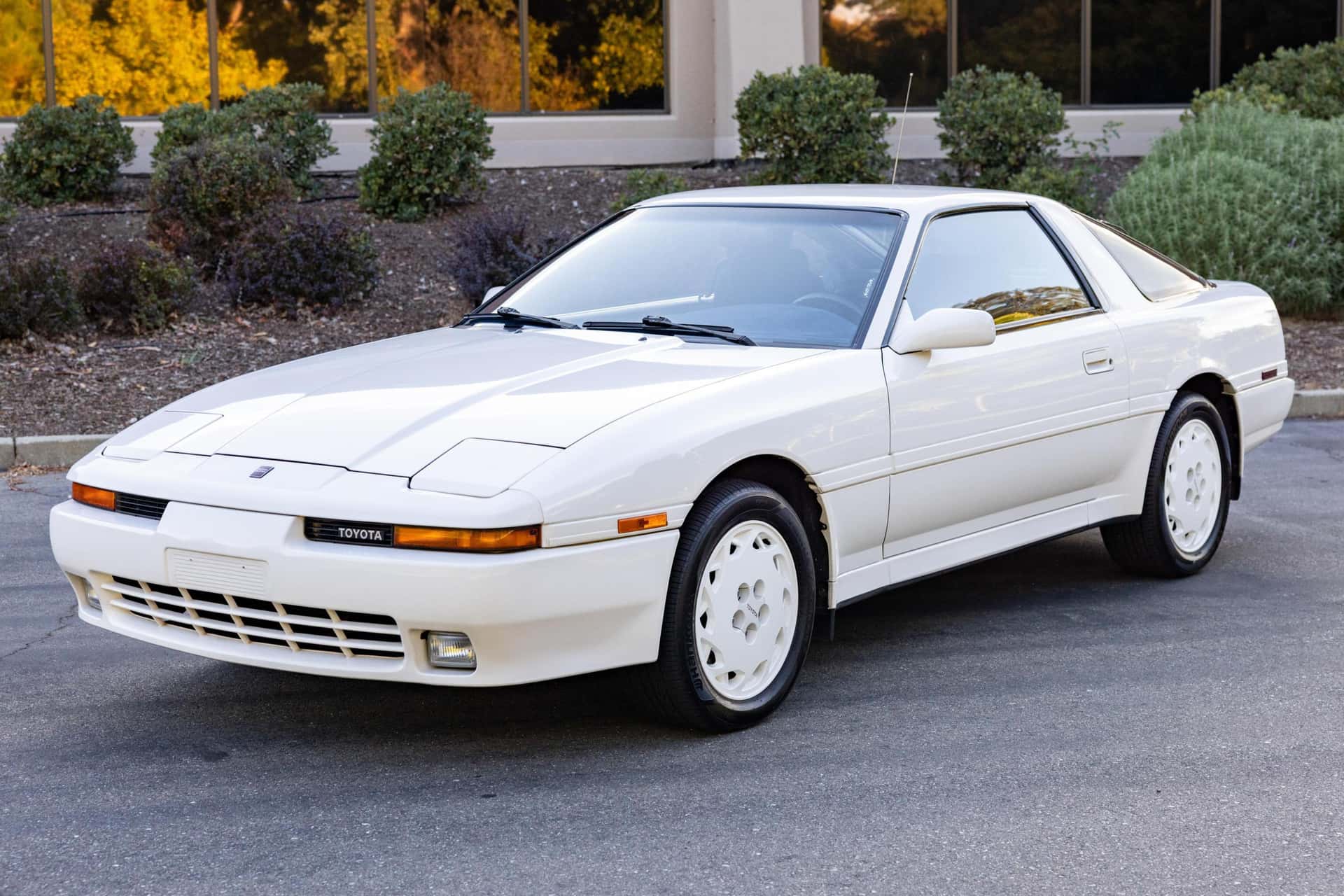 1989 Toyota Supra sold for $11,700