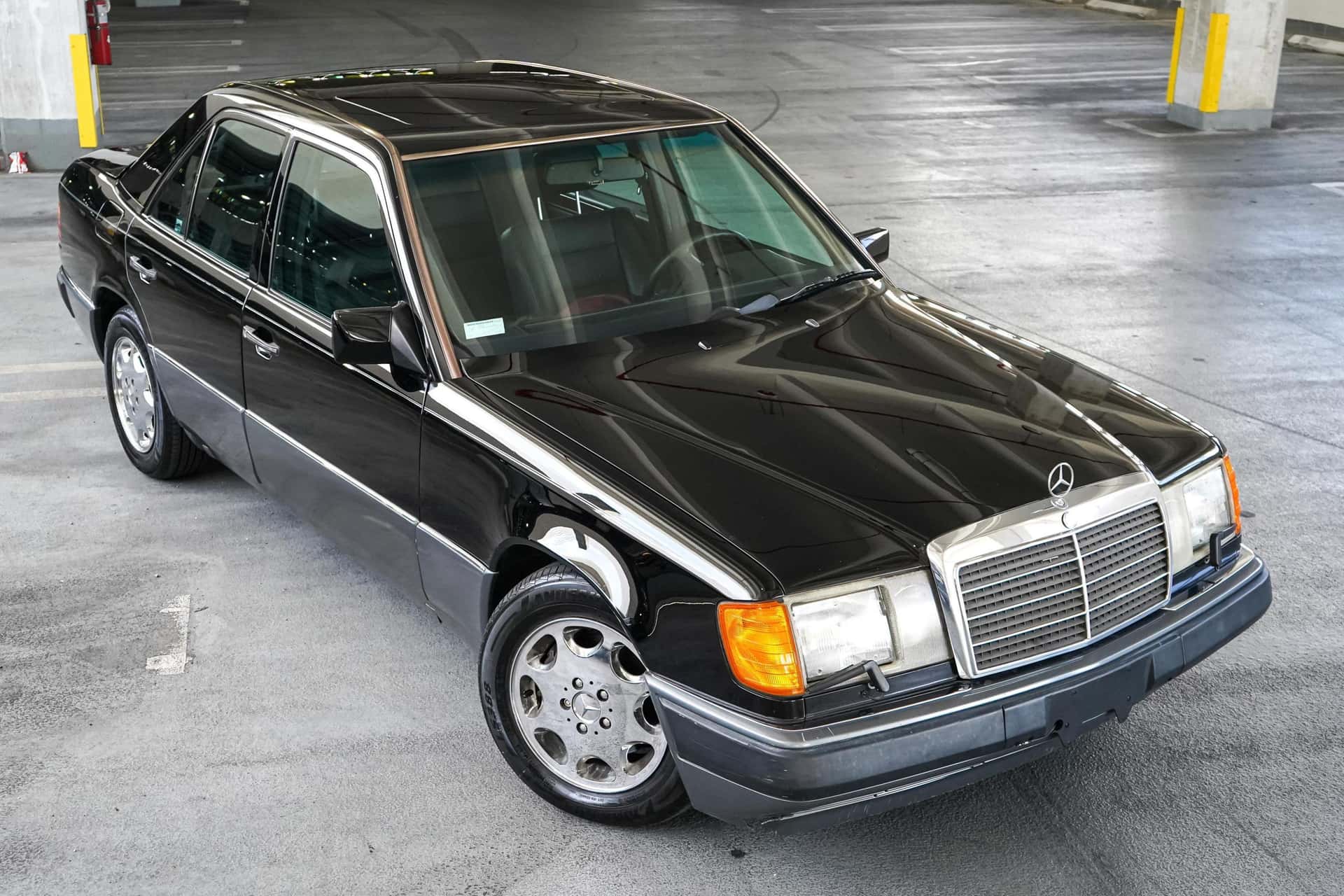 1993 Mercedes-Benz E-Class sold for $5,400