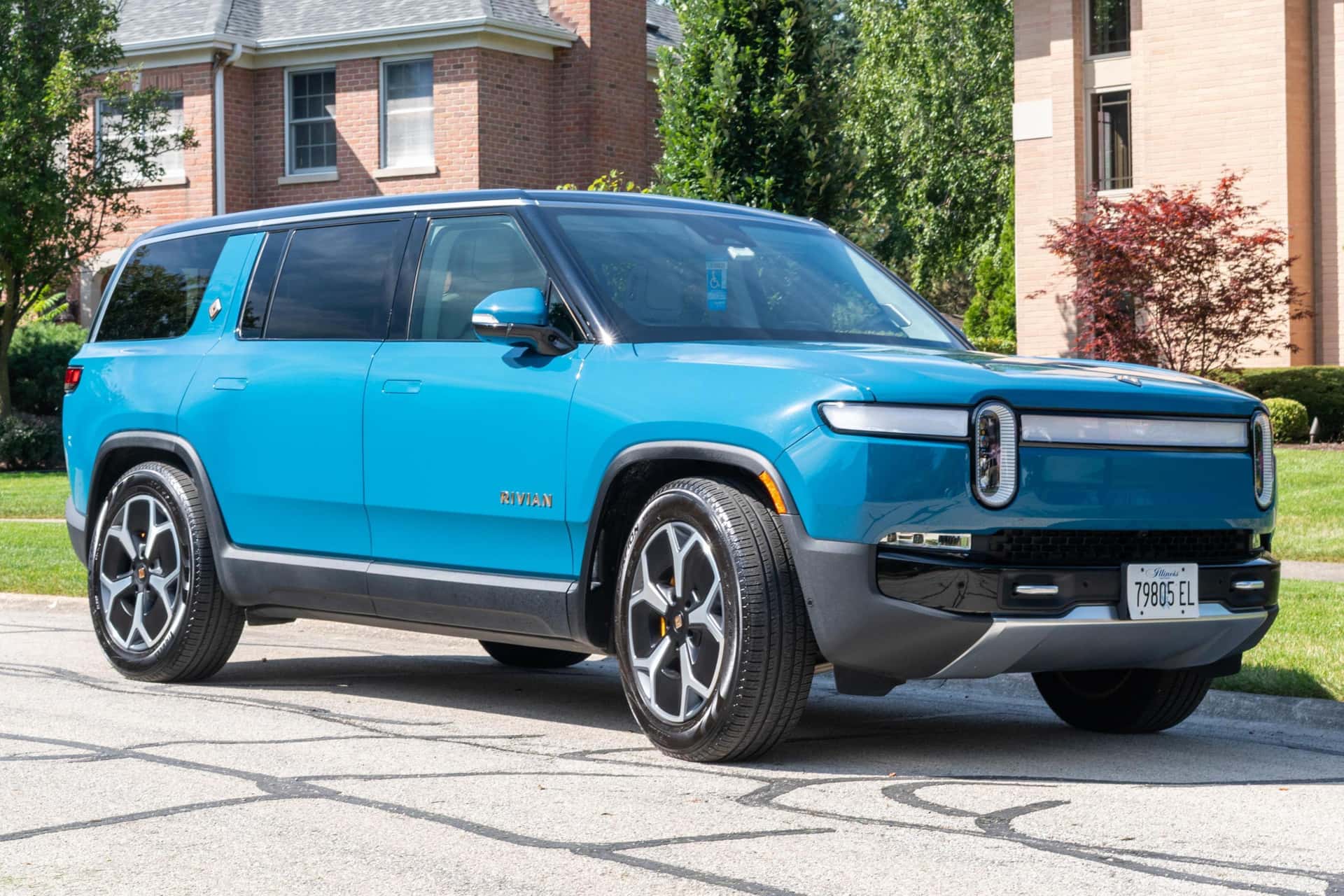 2023 Rivian R1S sold for $60,000