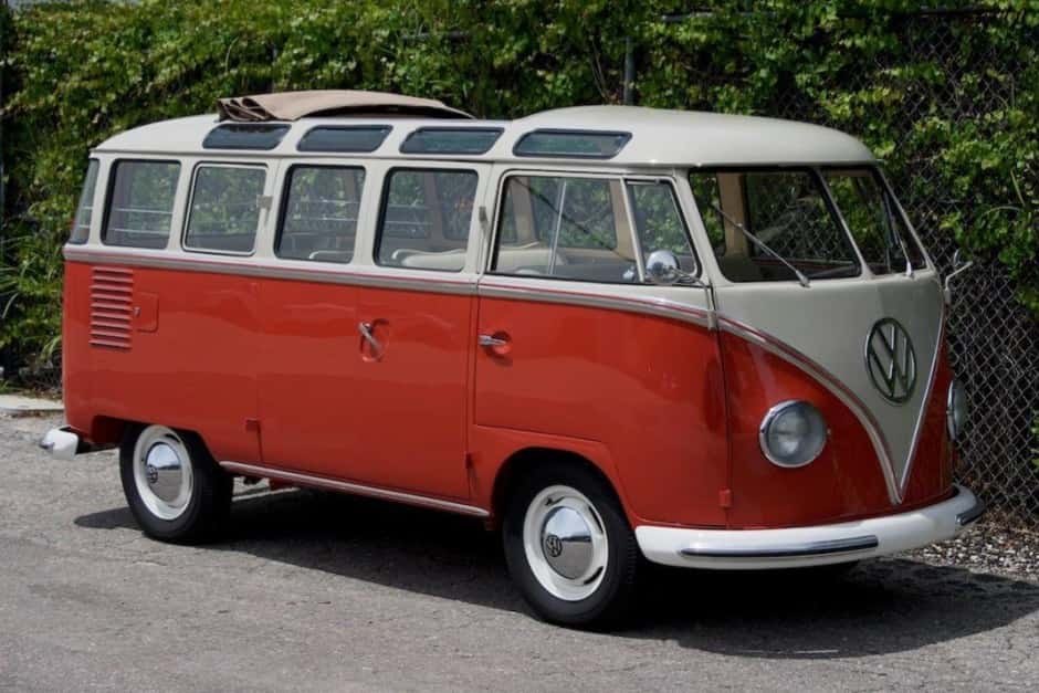 1959 Volkswagen Split-Window Bus sold for $75,500