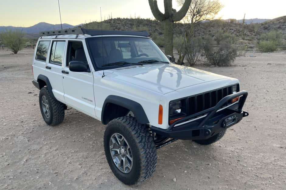1998 Jeep XJ Cherokee sold for $13,800