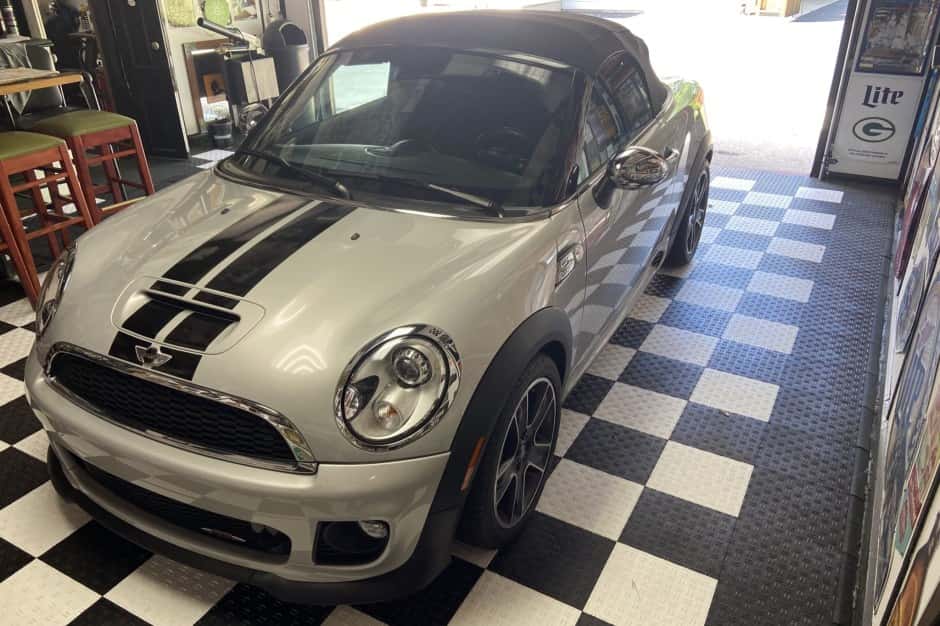 2013 Mini R58 & R59 Coupe & Roadster sold for $26,500
