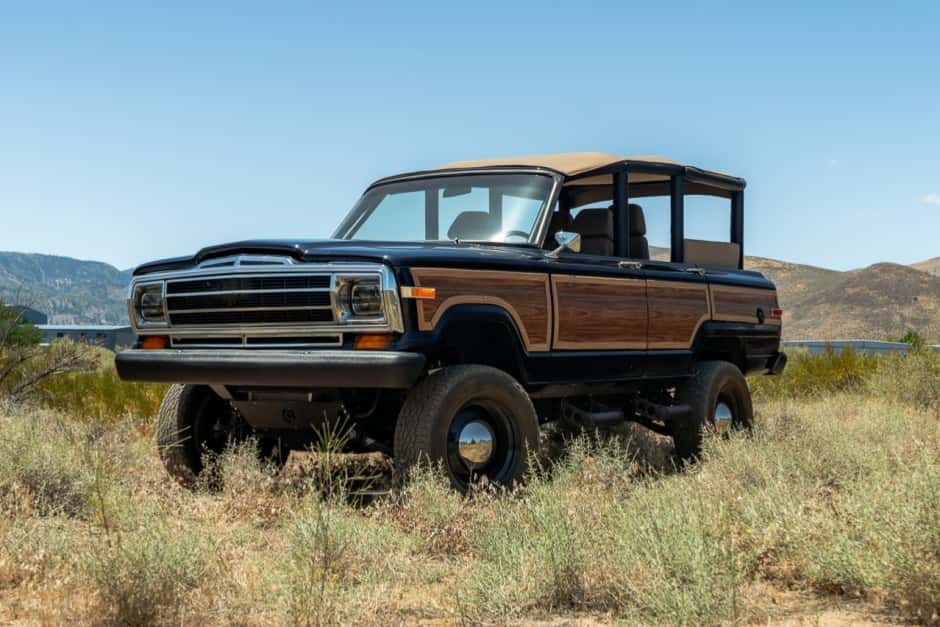 1984 Jeep SJ Grand Wagoneer sold for $21,000