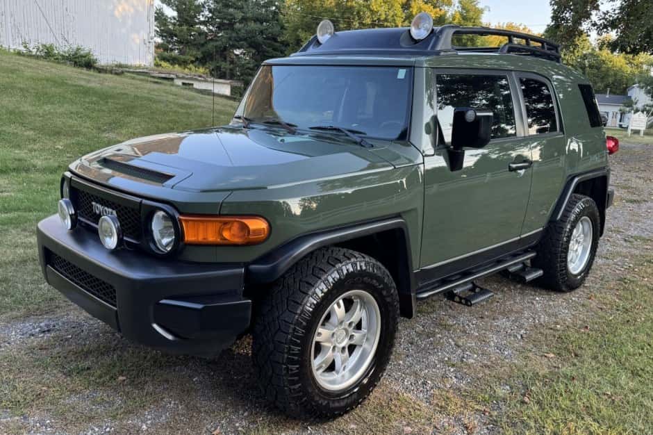 2011 Toyota FJ Cruiser sold for $26,000