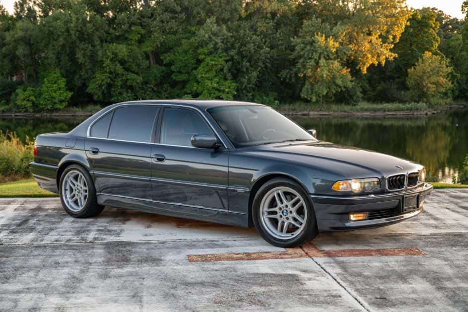 2001 BMW E38 7-Series sold for $5,201