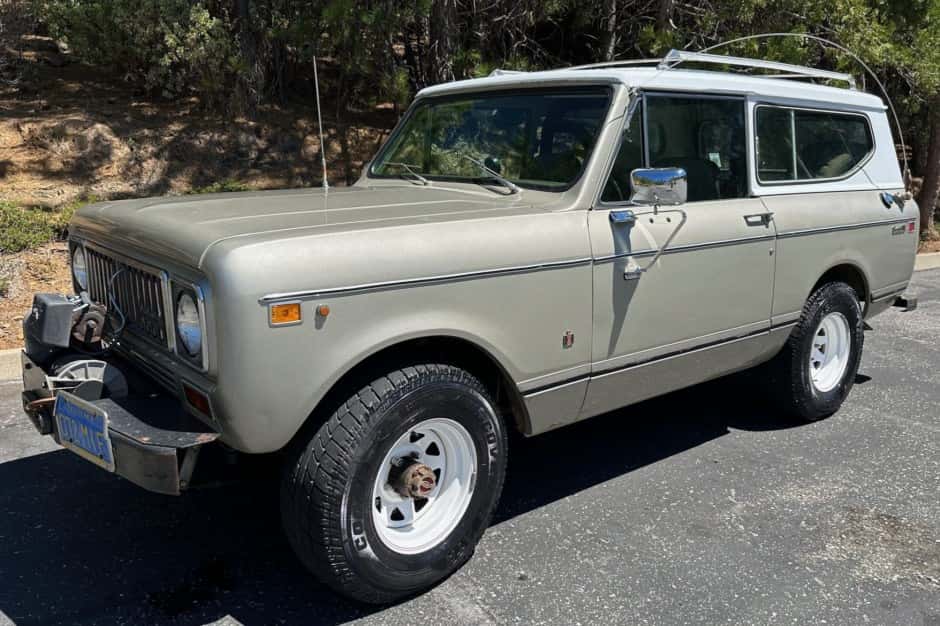 1975 International Harvester Scout II sold for $25,550