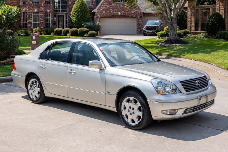 2003 Lexus LS Sedan sold for $9,222