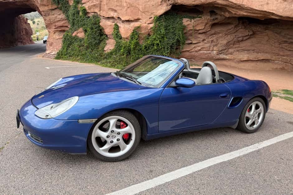 2002 Porsche 986 Boxster sold for $15,500