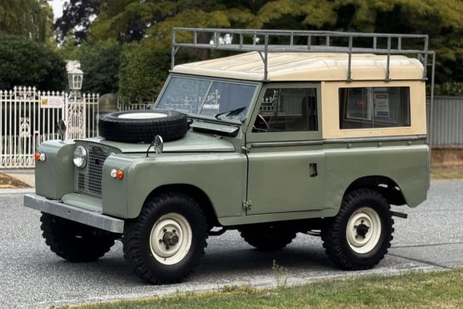 1967 Land Rover Series 88 sold for $13,750