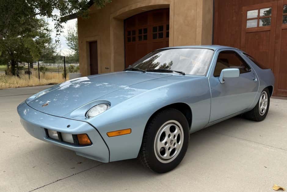1981 Porsche 928 sold for $25,111