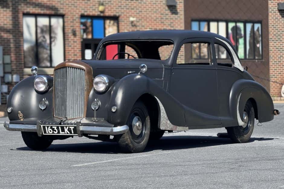 1948 Bentley Mark VI sold for $9,000
