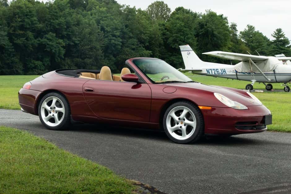 2000 Porsche 996 911 (Non-Turbo/GT2/GT3) sold for $31,900