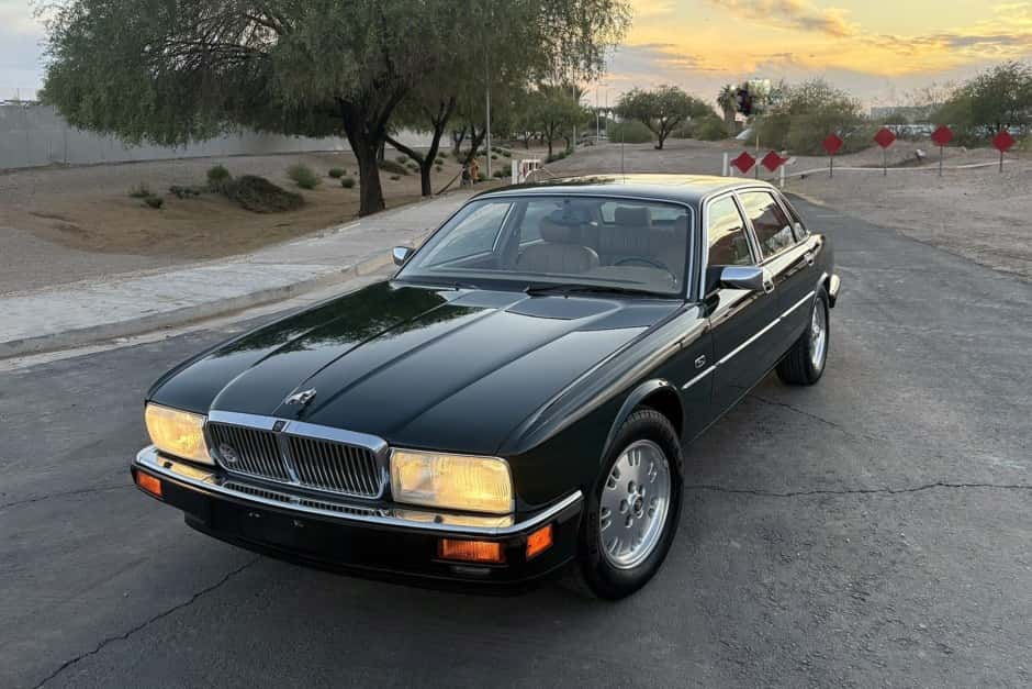 1994 Jaguar XJ40 XJ (1988-1994) sold for $10,000