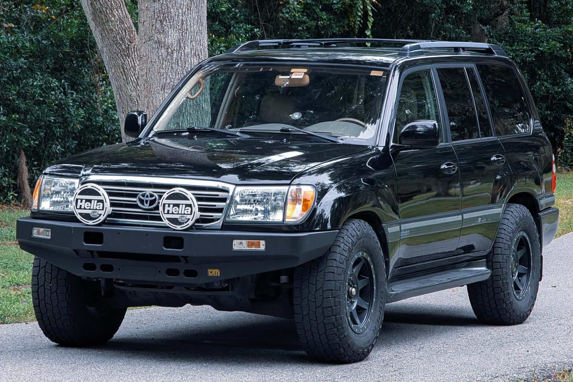2004 Toyota Land Cruiser sold for $10,200