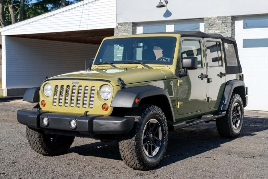 2013 Jeep Wrangler JK (2007-2018) sold for $11,000