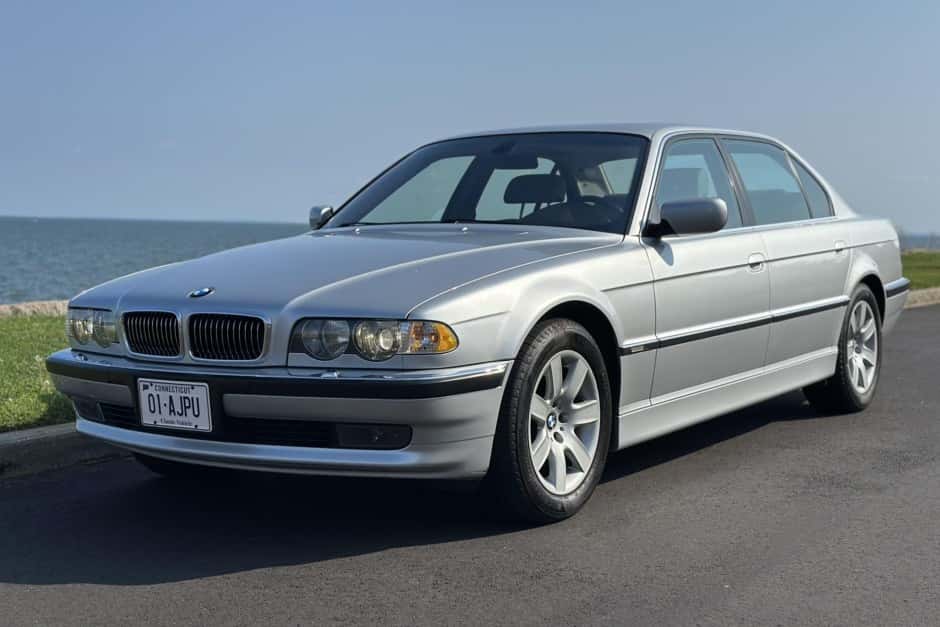 2001 BMW E38 7-Series sold for $21,000