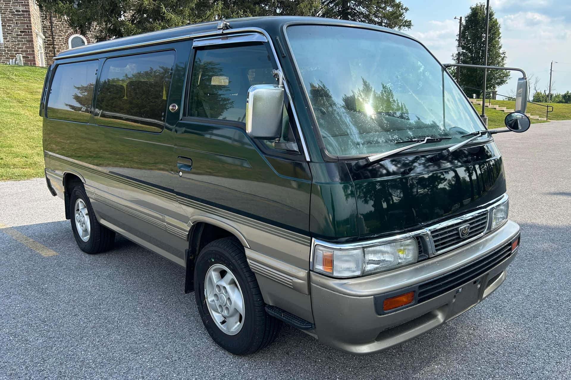 1995 Nissan Homy sold for $4,450