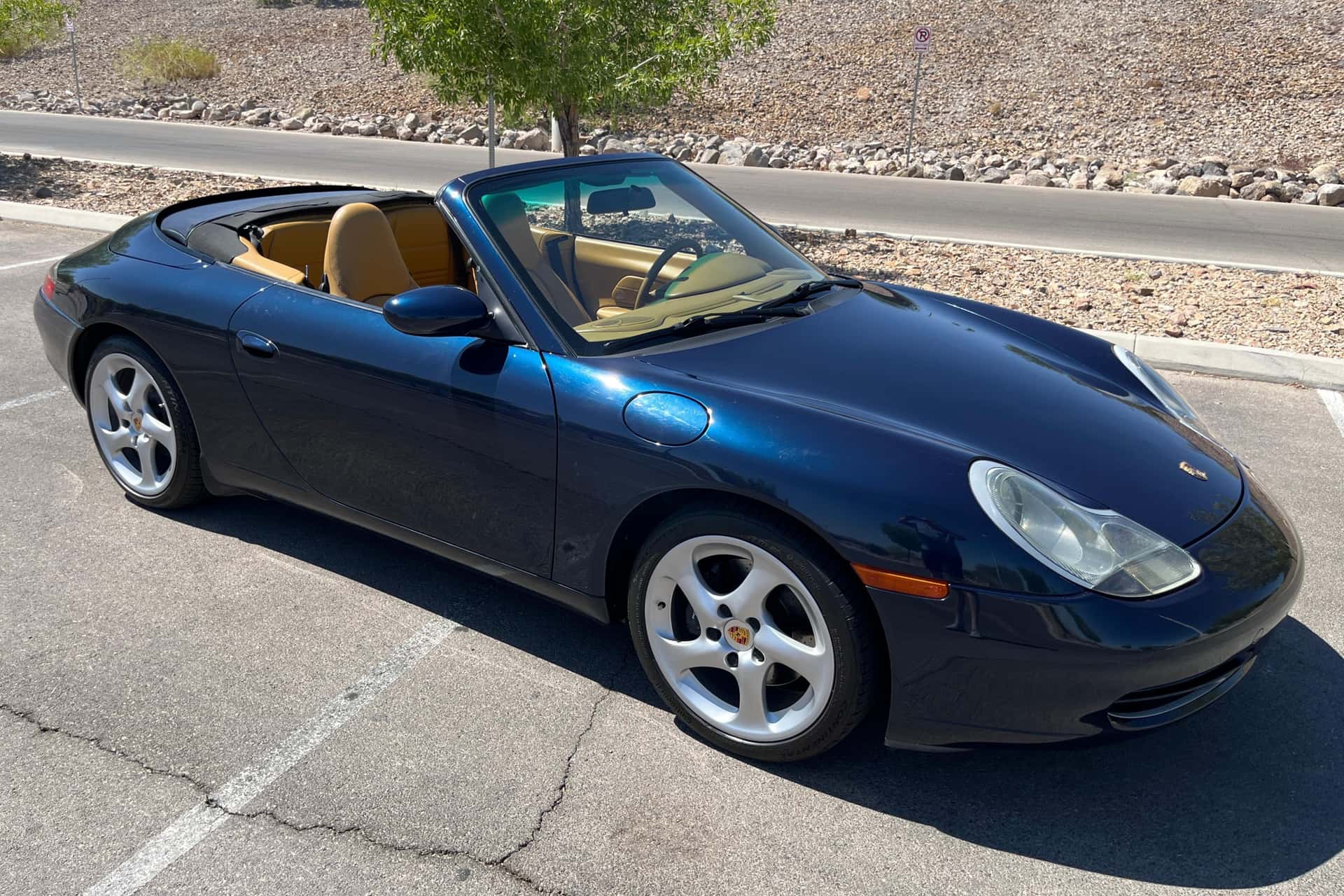 2000 Porsche 996 911 sold for $18,500