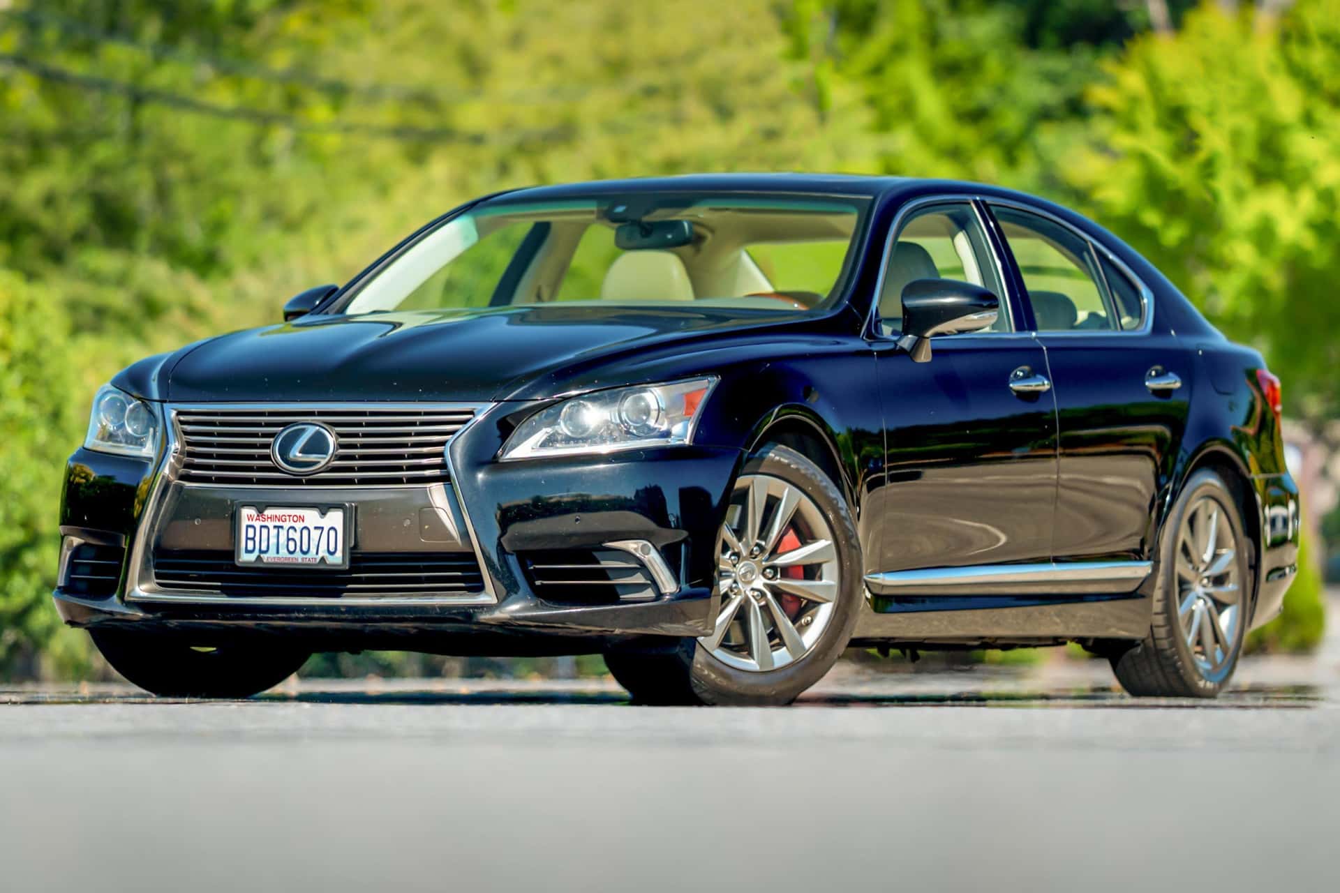 2015 Lexus LS sold for $8,950