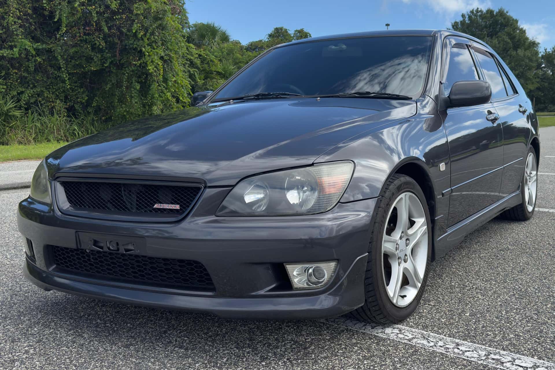 1999 Toyota Altezza sold for $6,900