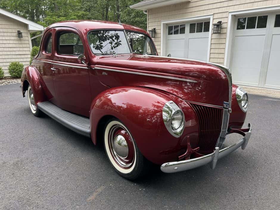 1940 Ford Standard, Deluxe, & Super Deluxe sold for $24,108