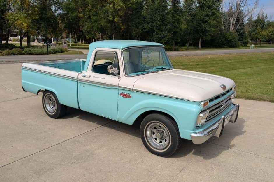 1965 Ford F-Series 1961-1966 sold for $9,111