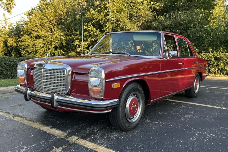 1972 Mercedes-Benz W114 & W115 sold for $9,800