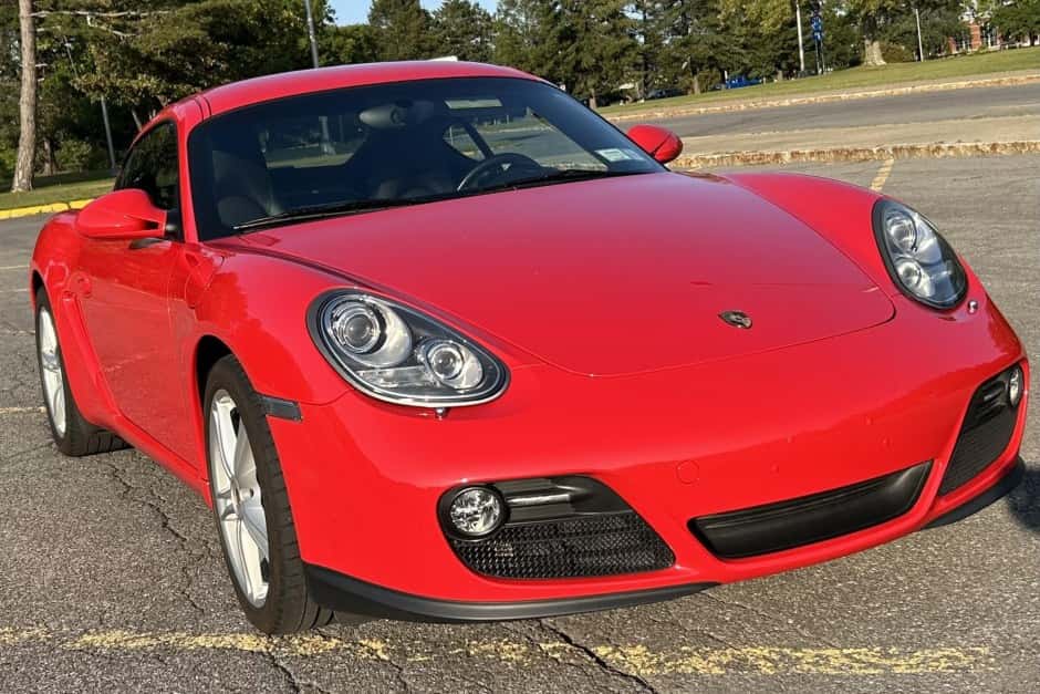 2010 Porsche 987 Cayman sold for $29,750