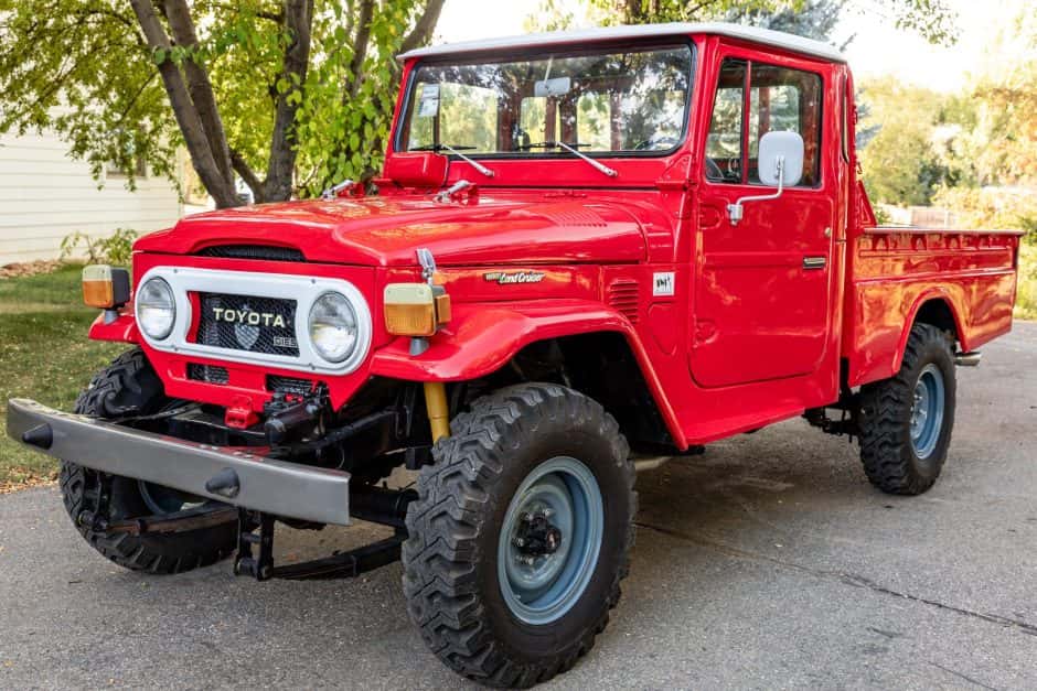 1977 Toyota Land Cruiser FJ45 sold for $26,000
