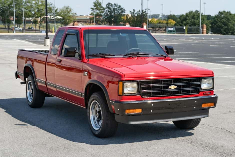 1990 Chevrolet S-10 (1982-1993) sold for $9,990