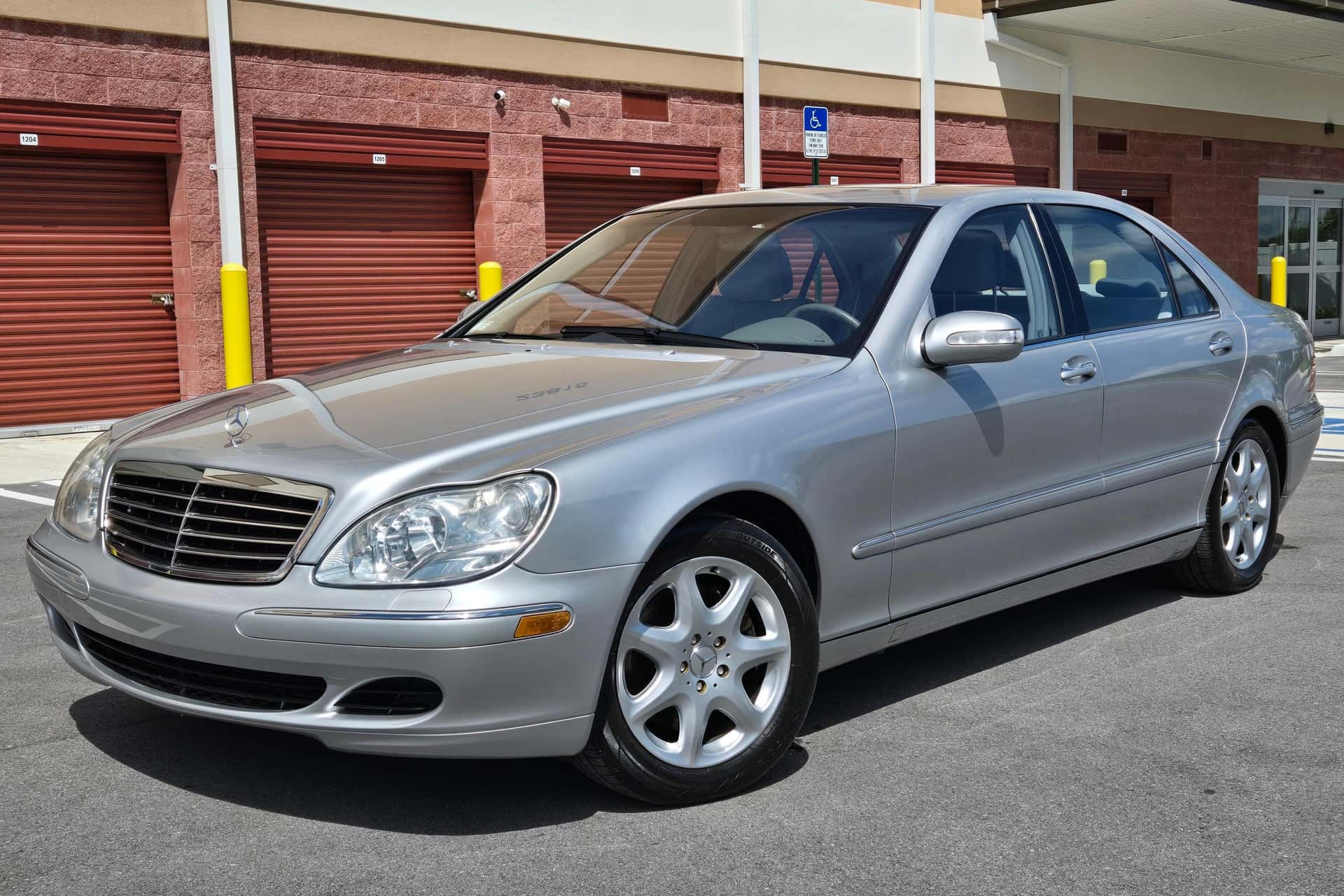 2003 Mercedes-Benz S-Class sold for $8,900
