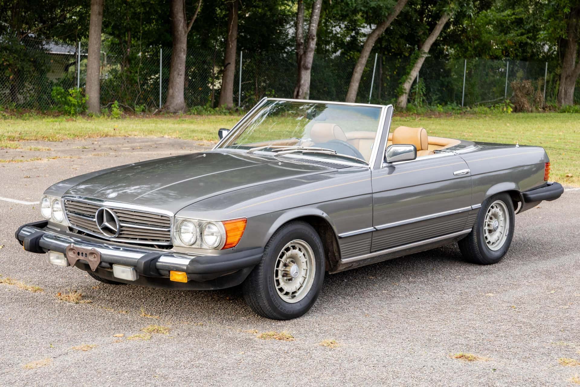 1981 Mercedes-Benz R107 SL sold for $6,700