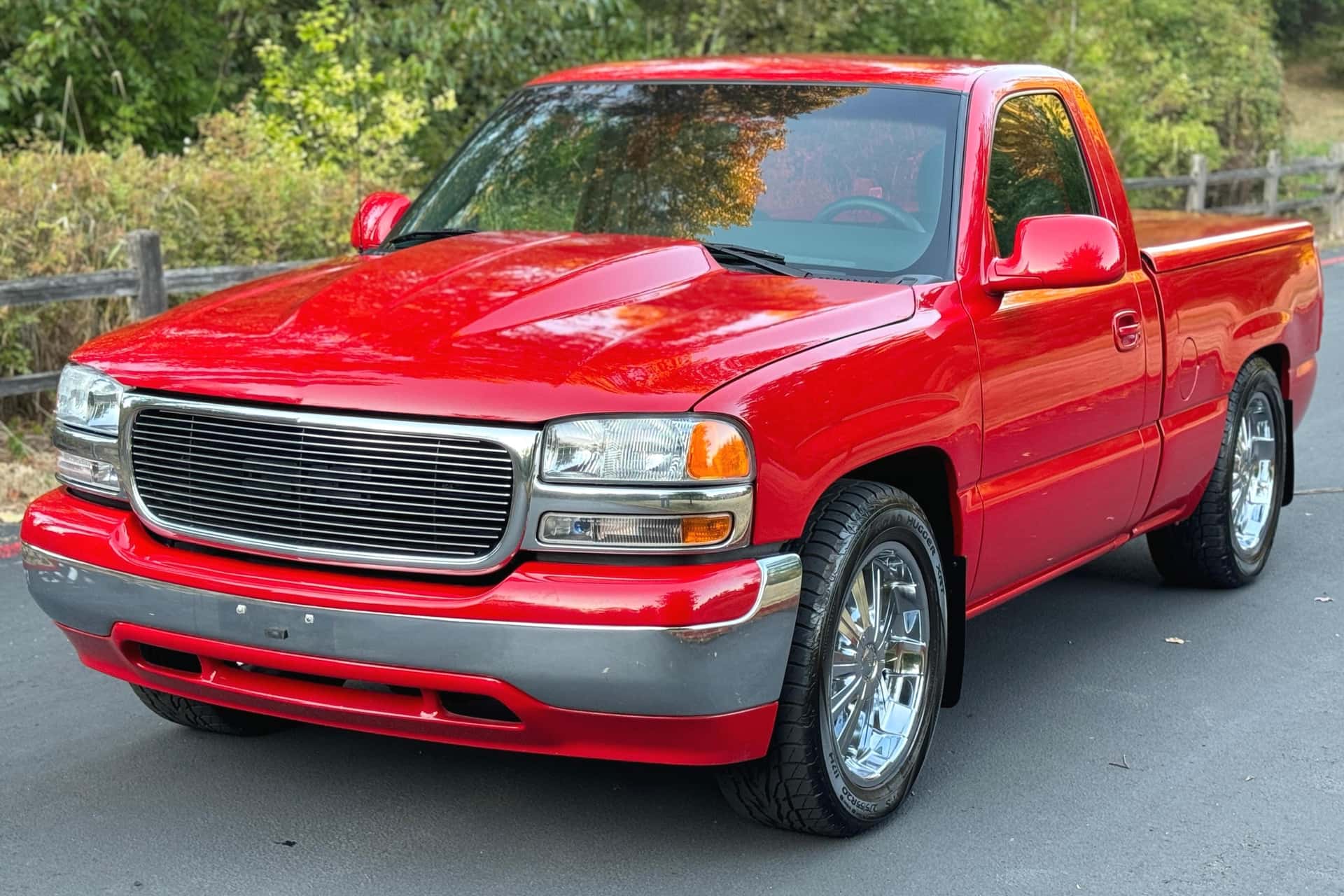 2001 GMC Sierra sold for $9,900