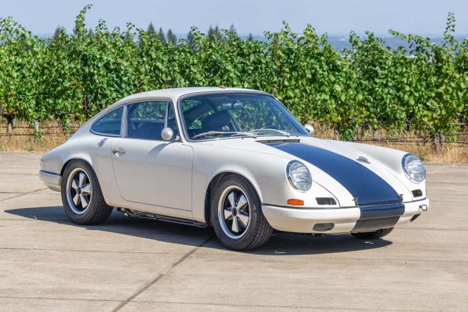 1967 Porsche SWB 911 (1965-1968) sold for $275,000