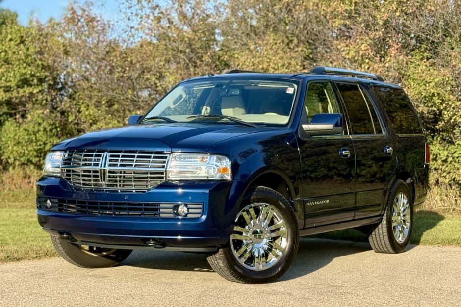 2010 Lincoln Navigator sold for $22,500