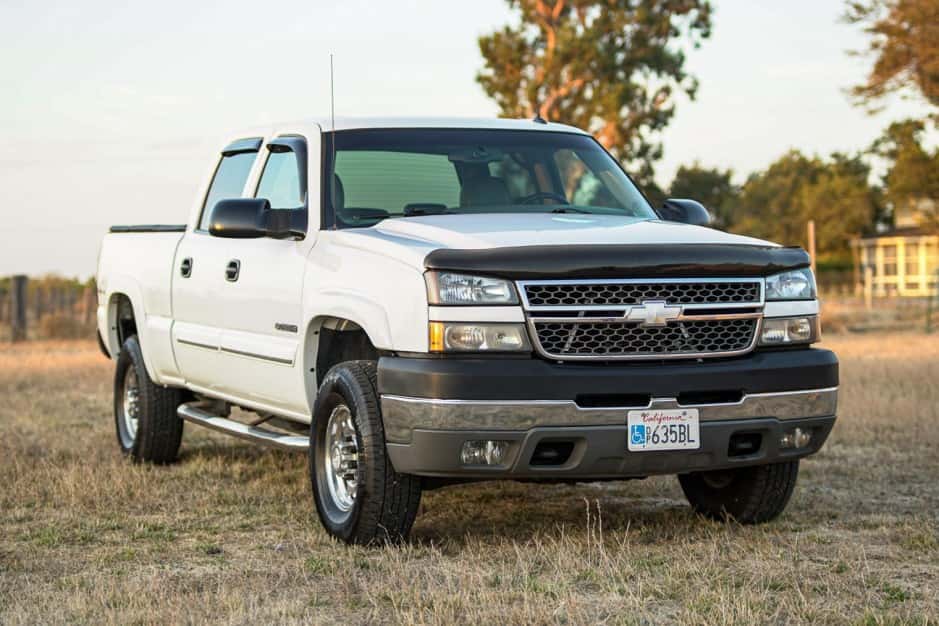 2005 Chevrolet Silverado GMT800 Heavy Duty (2000-2007) sold for $18,000