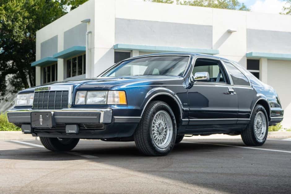 1991 Lincoln Continental Mark VII & Mark VII sold for $8,100