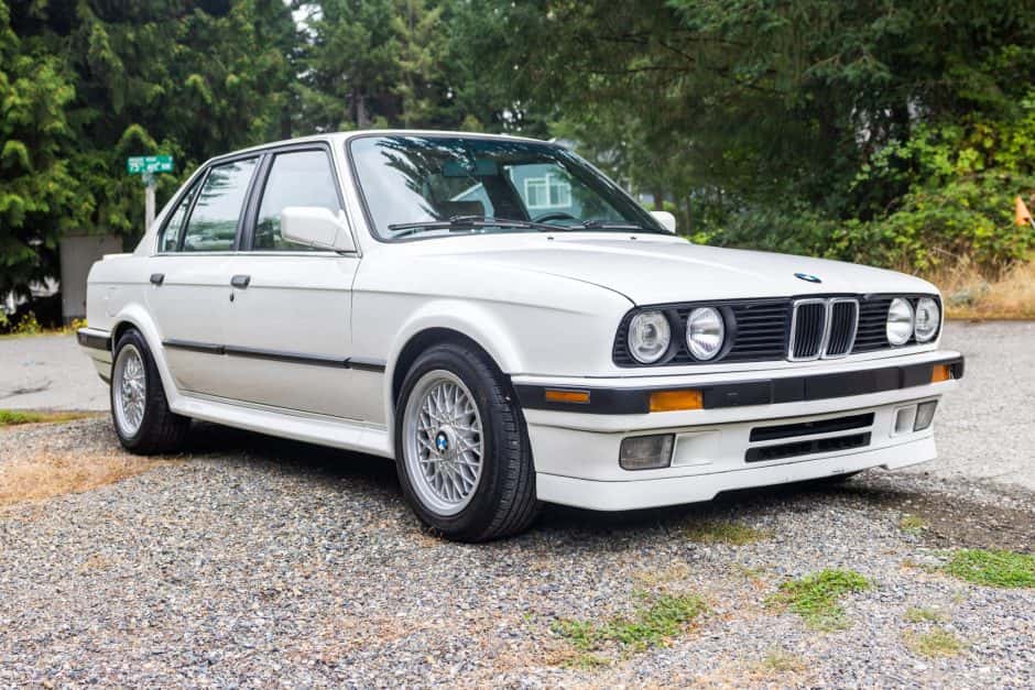 1991 BMW E30 3-Series Sedan sold for $13,750